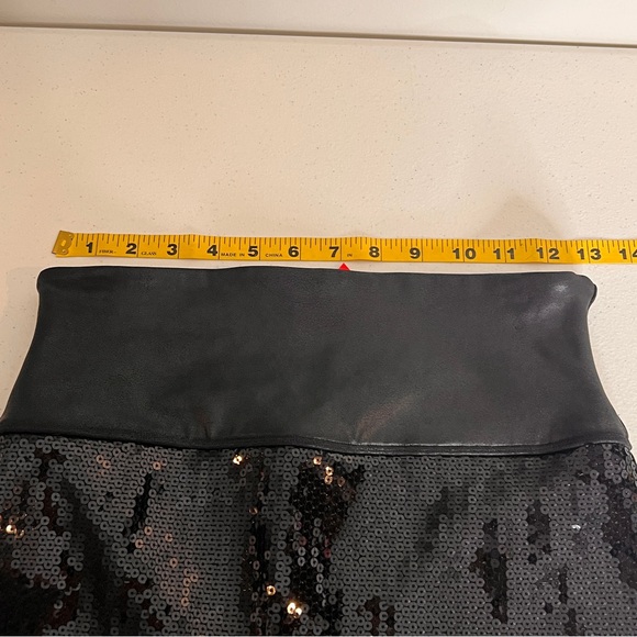 SPANX Black Faux Leather Sequin Stretch Legging Ankle Length Pants Women Size M - Picture 10 of 15